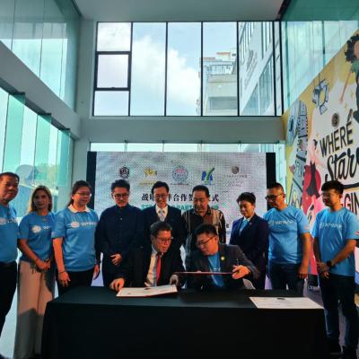 Signing Ceremony at Starlights